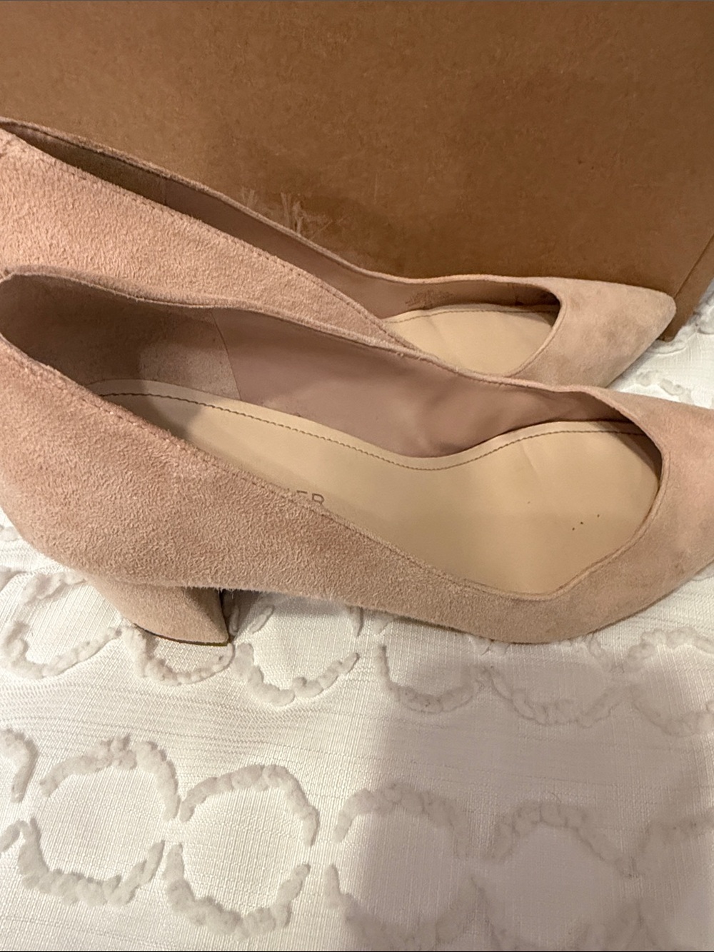 Marc Fisher Blush Suede Pointed Toe Pumps-size 8- price firm - Picture 3 of 7